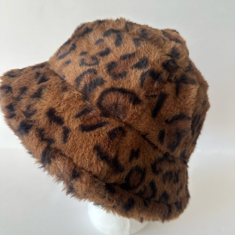 Leopard Print Faux Fur Bucket Hat
